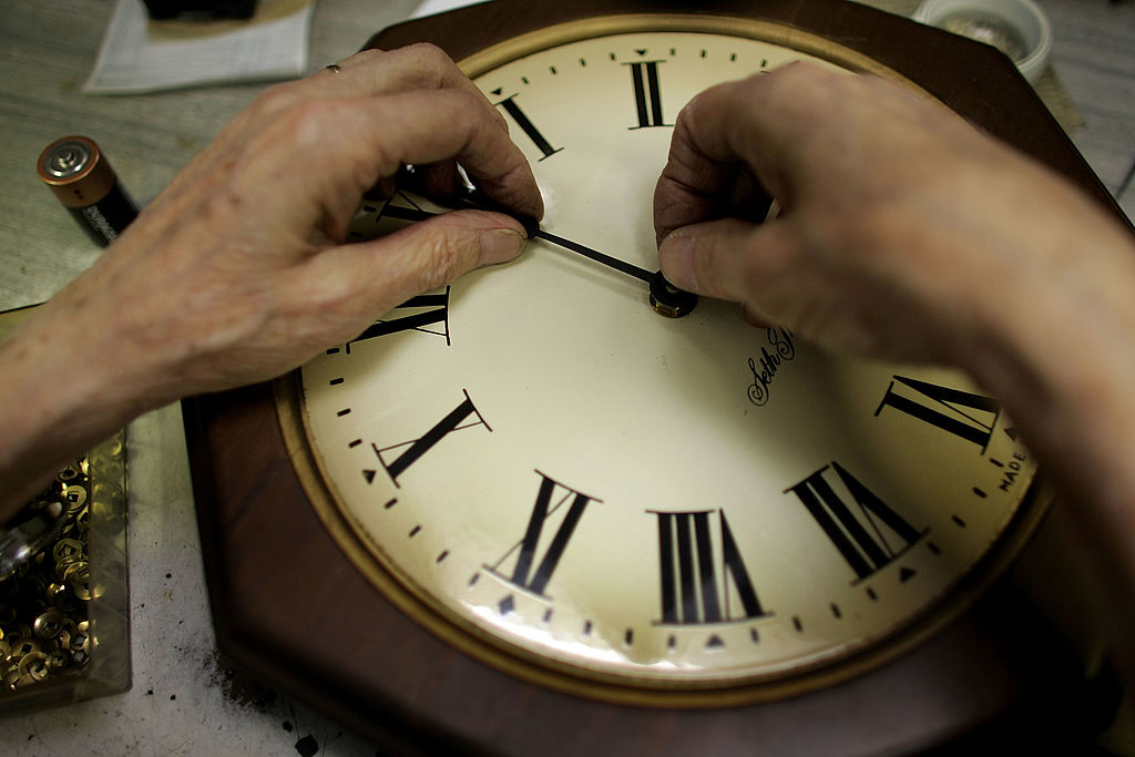daylight savings time why do we change the clocks