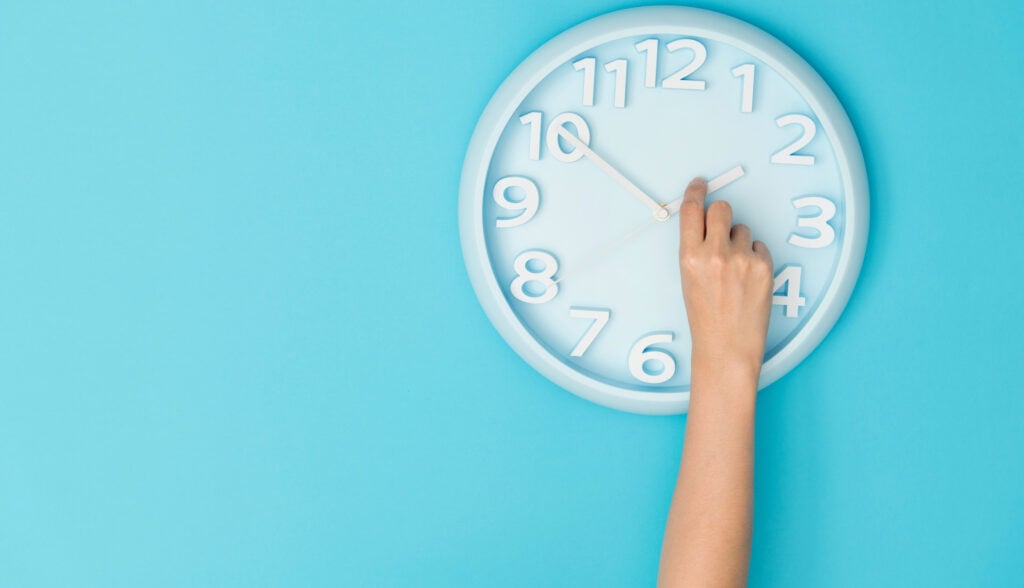 daylight savings time why do we change the clocks
